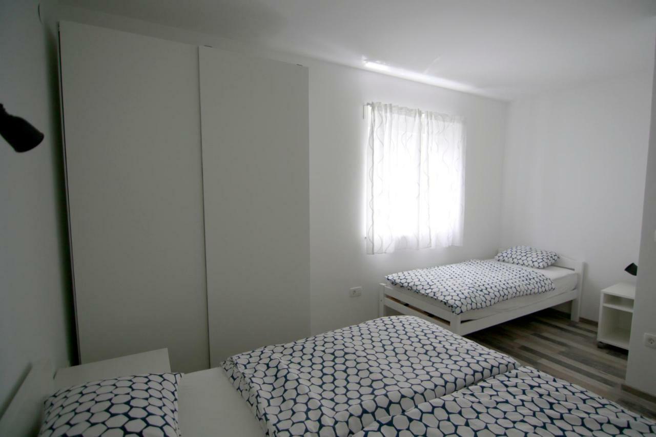Apartments Luna Novalja Exterior photo